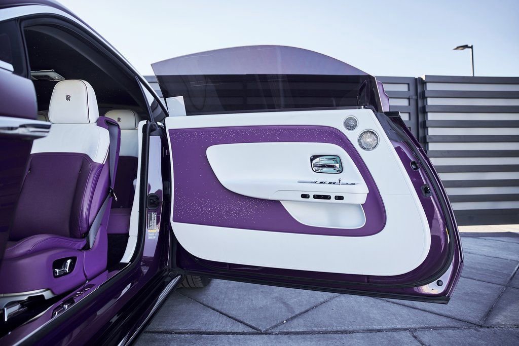 Used 2024 Rolls-Royce Spectre w/ Spectre Launch Package image 18