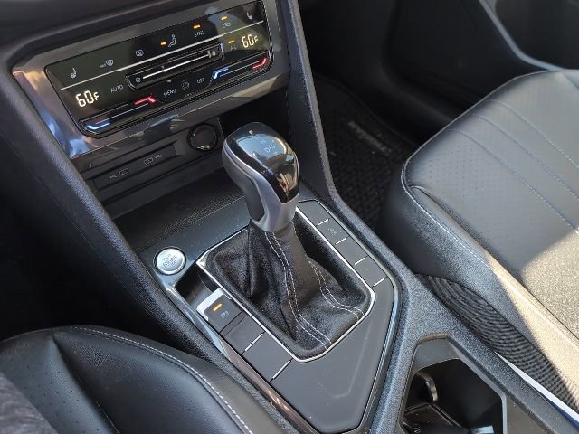 Used 2022 Volkswagen Tiguan SE w/ Panoramic Sunroof Package image 22