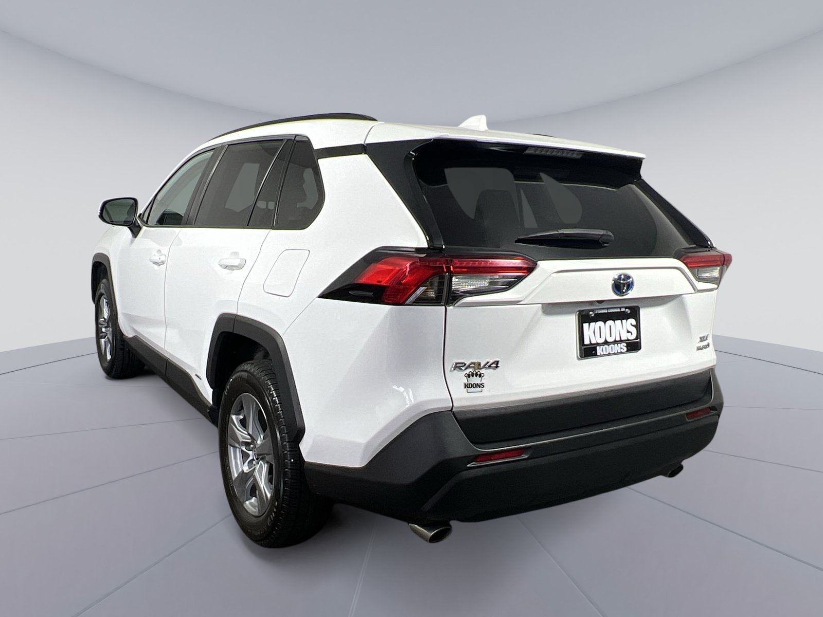 Used 2022 Toyota RAV4 XLE w/ Convenience Package AWD/4WD image 8