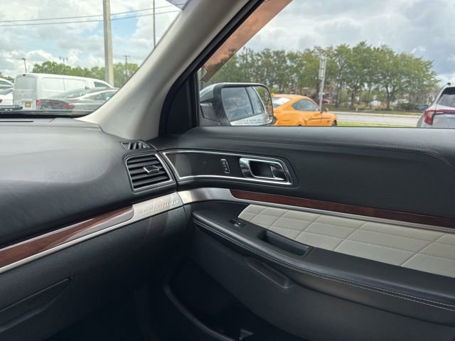 Used 2019 Ford Explorer Platinum image 26