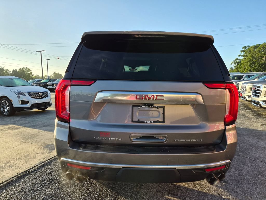 Used 2021 GMC Yukon XL Denali w/ Denali Premium Package AWD/4WD image 3