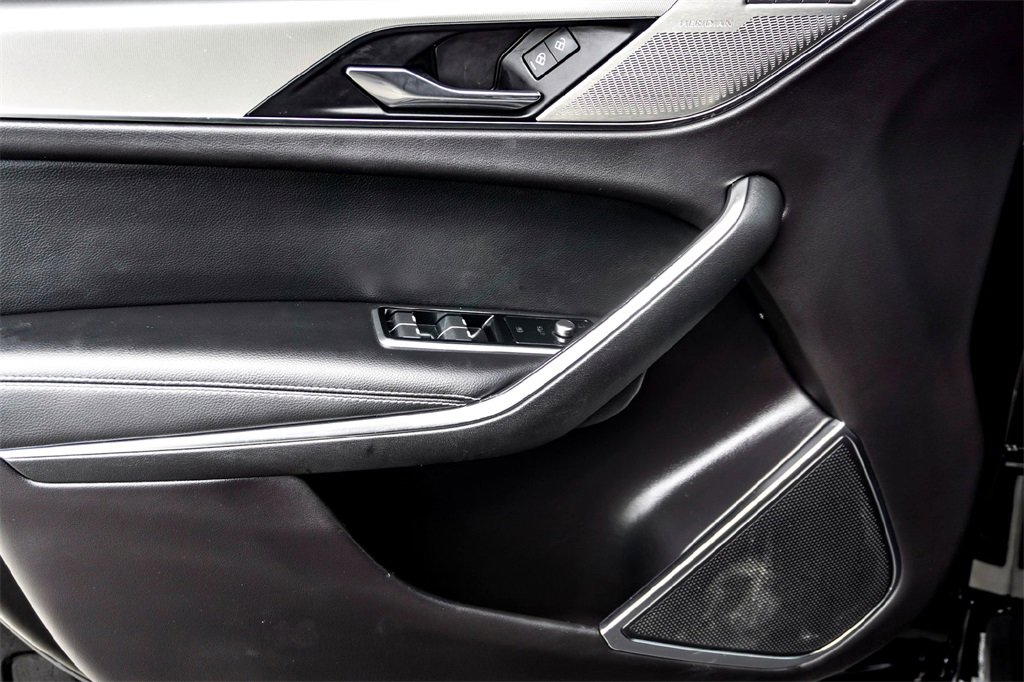 Used 2024 Jaguar F-PACE R-Dynamic S image 11