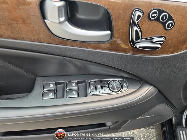 Used 2011 Hyundai Equus Signature RWD image 16