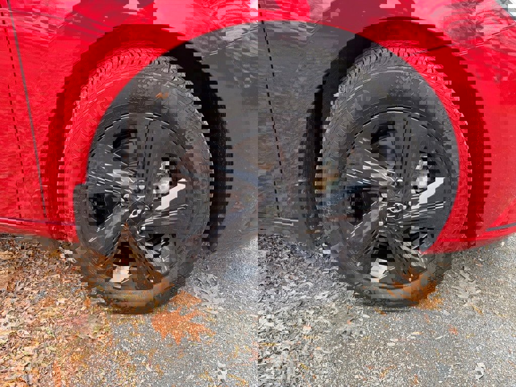 Certified 2022 Hyundai Elantra SEL image 8