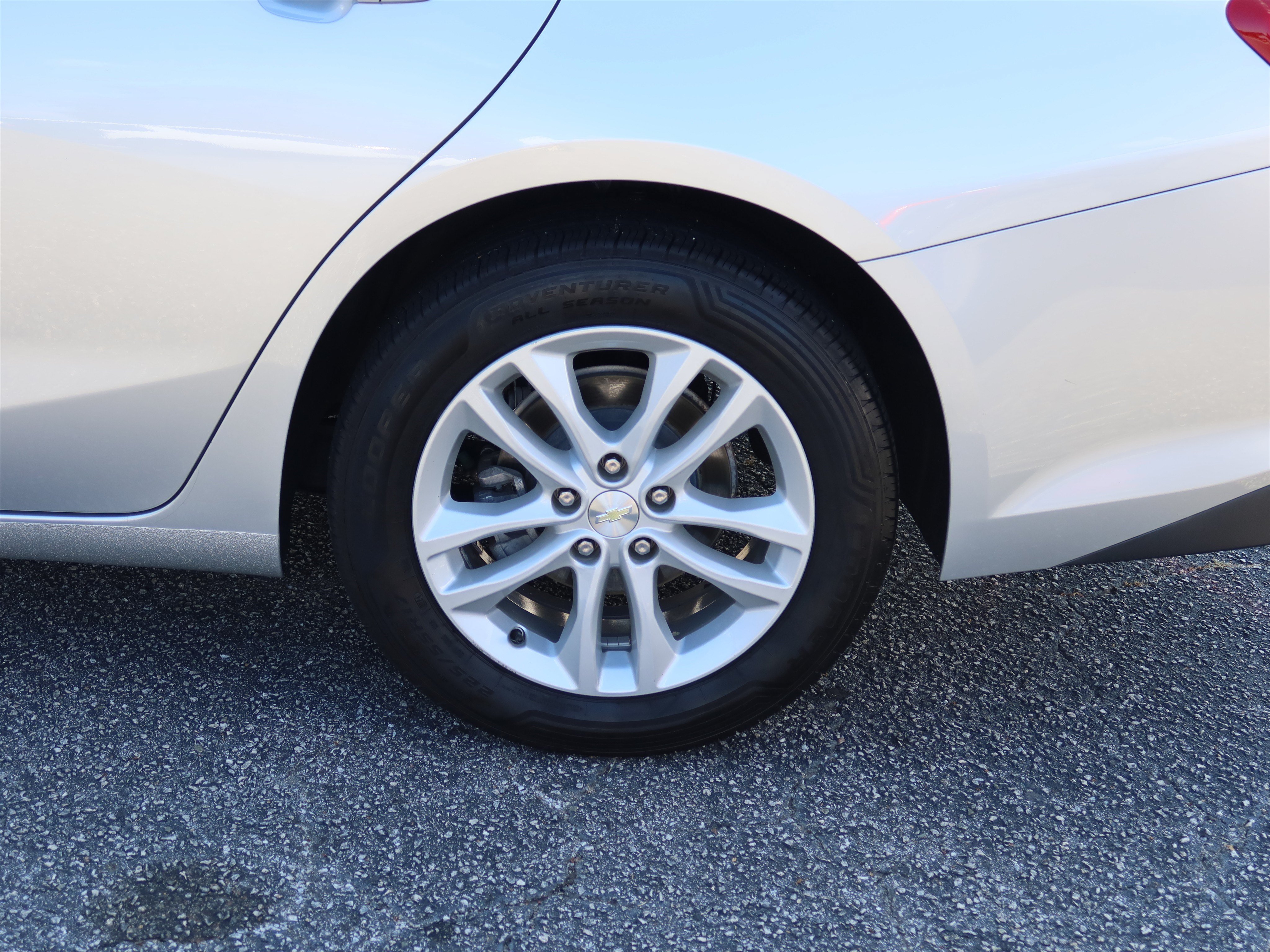 Used 2018 Chevrolet Malibu LT FWD image 10
