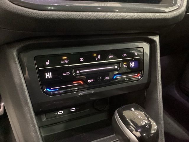 Certified 2023 Volkswagen Tiguan SE R-Line image 7