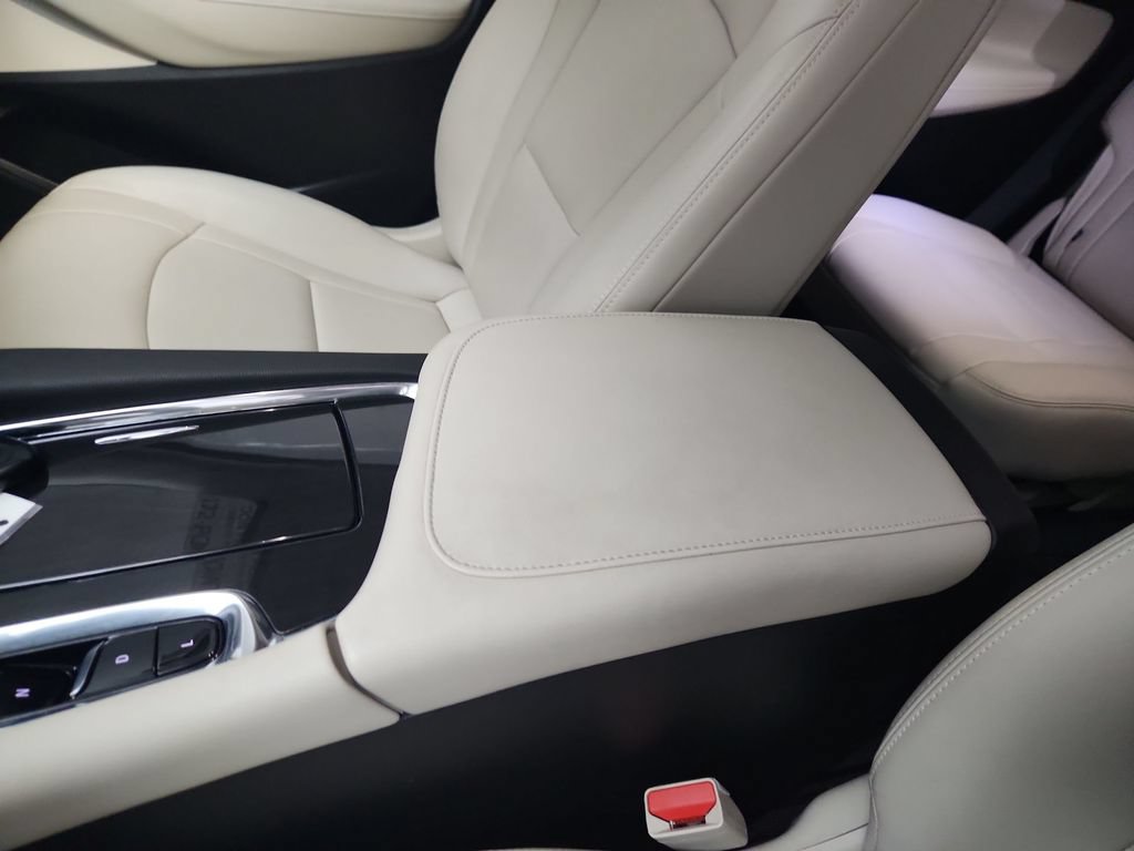 Used 2023 Buick Enclave Essence w/ Experience Buick Package FWD image 21