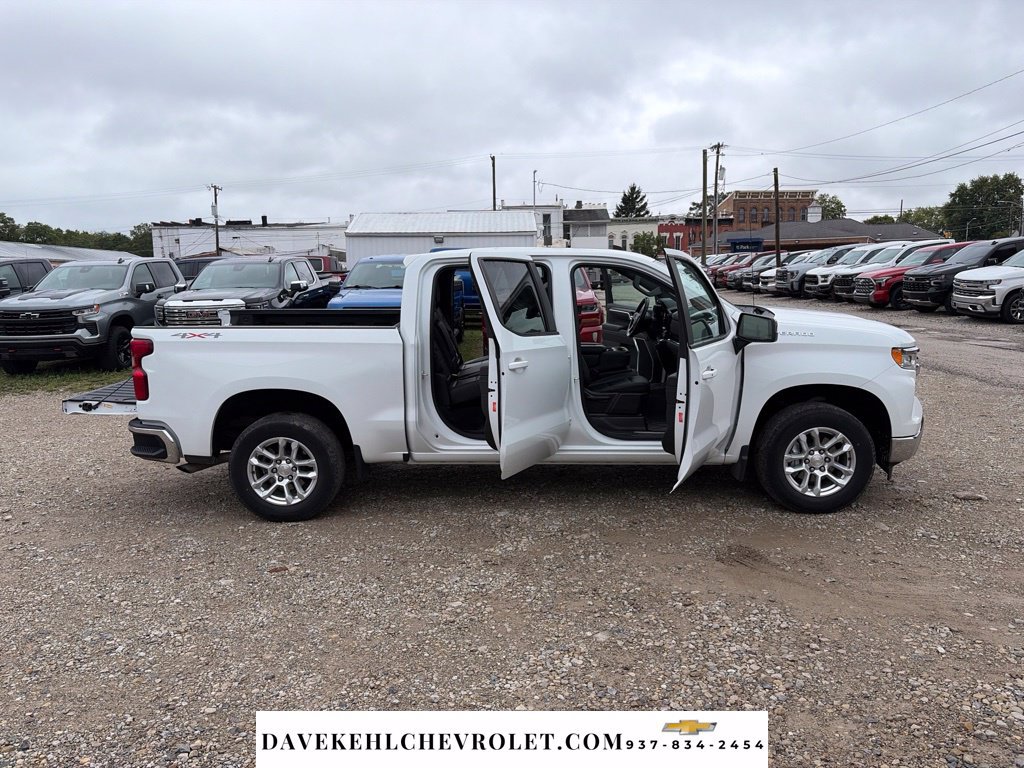 Used 2023 Chevrolet Silverado 1500 LT w/ Leather Package AWD/4WD image 31