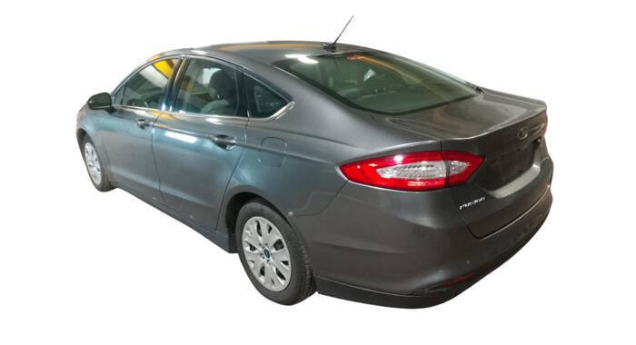Used 2014 Ford Fusion S FWD image 3