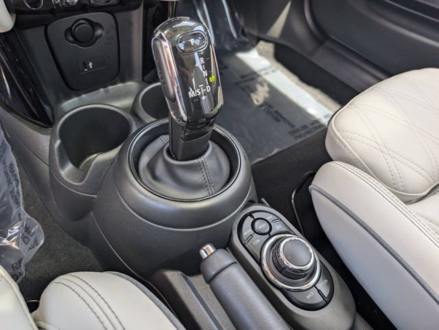 Used 2023 MINI Cooper S w/ Signature Upholstery Package FWD image 31