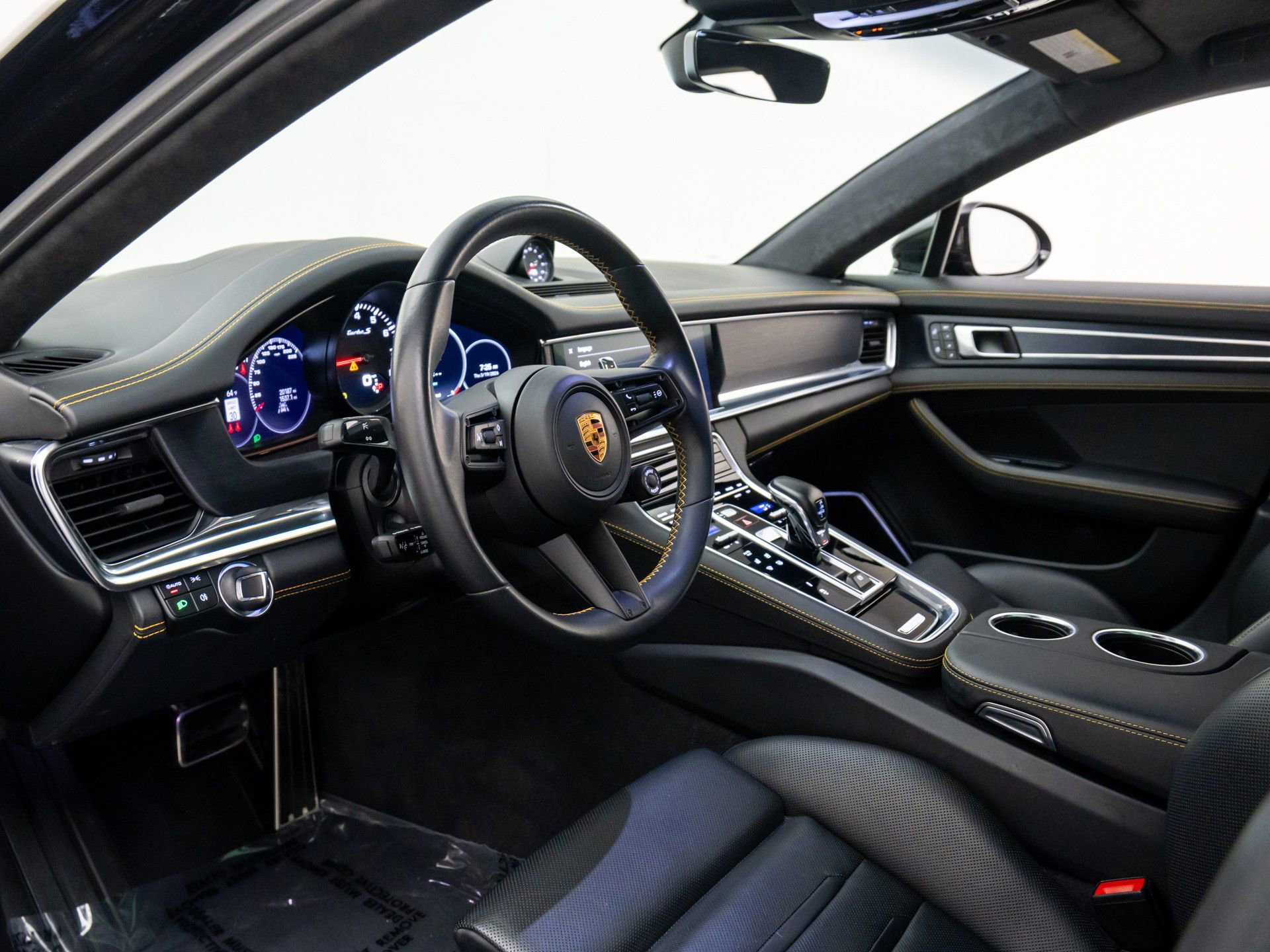 Used 2022 Porsche Panamera Turbo S image 4