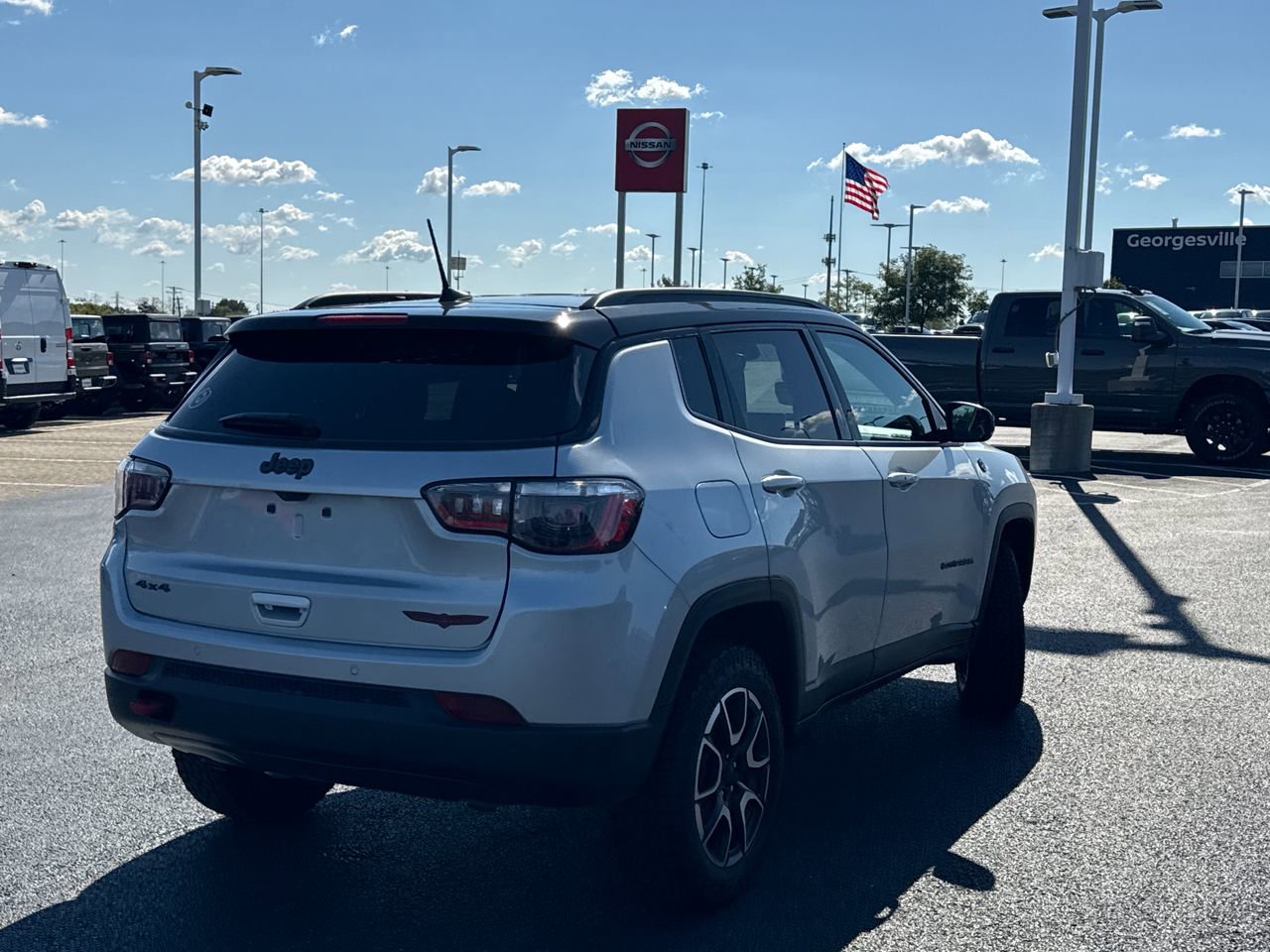 Used 2024 Jeep Compass Trailhawk image 3