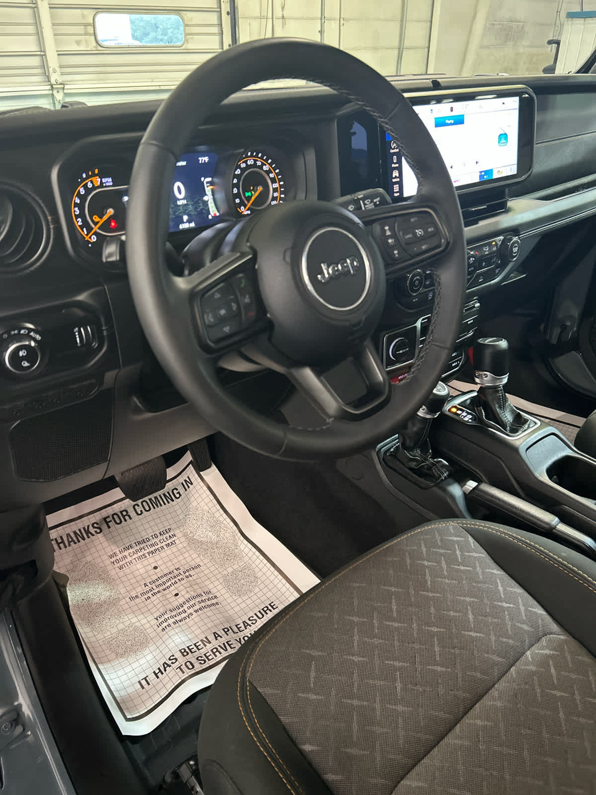 Used 2025 Jeep Gladiator Mojave w/ Convenience Group AWD/4WD image 8