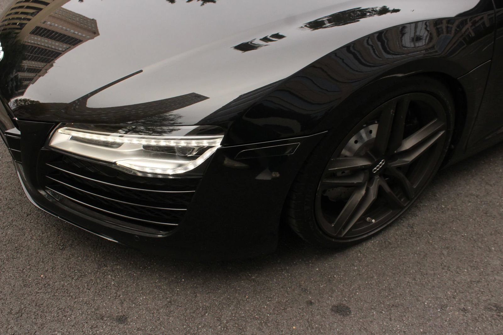 Used 2014 Audi R8 V8 w/ Enhanced Leather Package AWD/4WD image 7