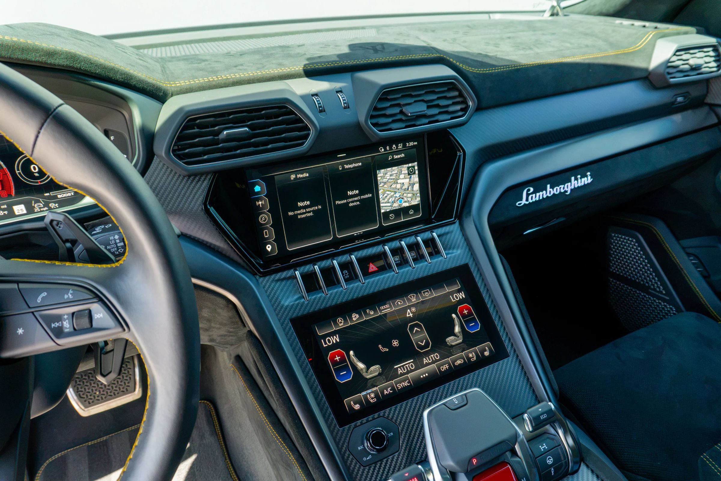Used 2024 Lamborghini Urus Performante AWD/4WD image 67