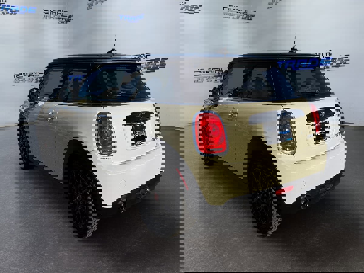 Used 2017 MINI Cooper 2-Door Hardtop image 7