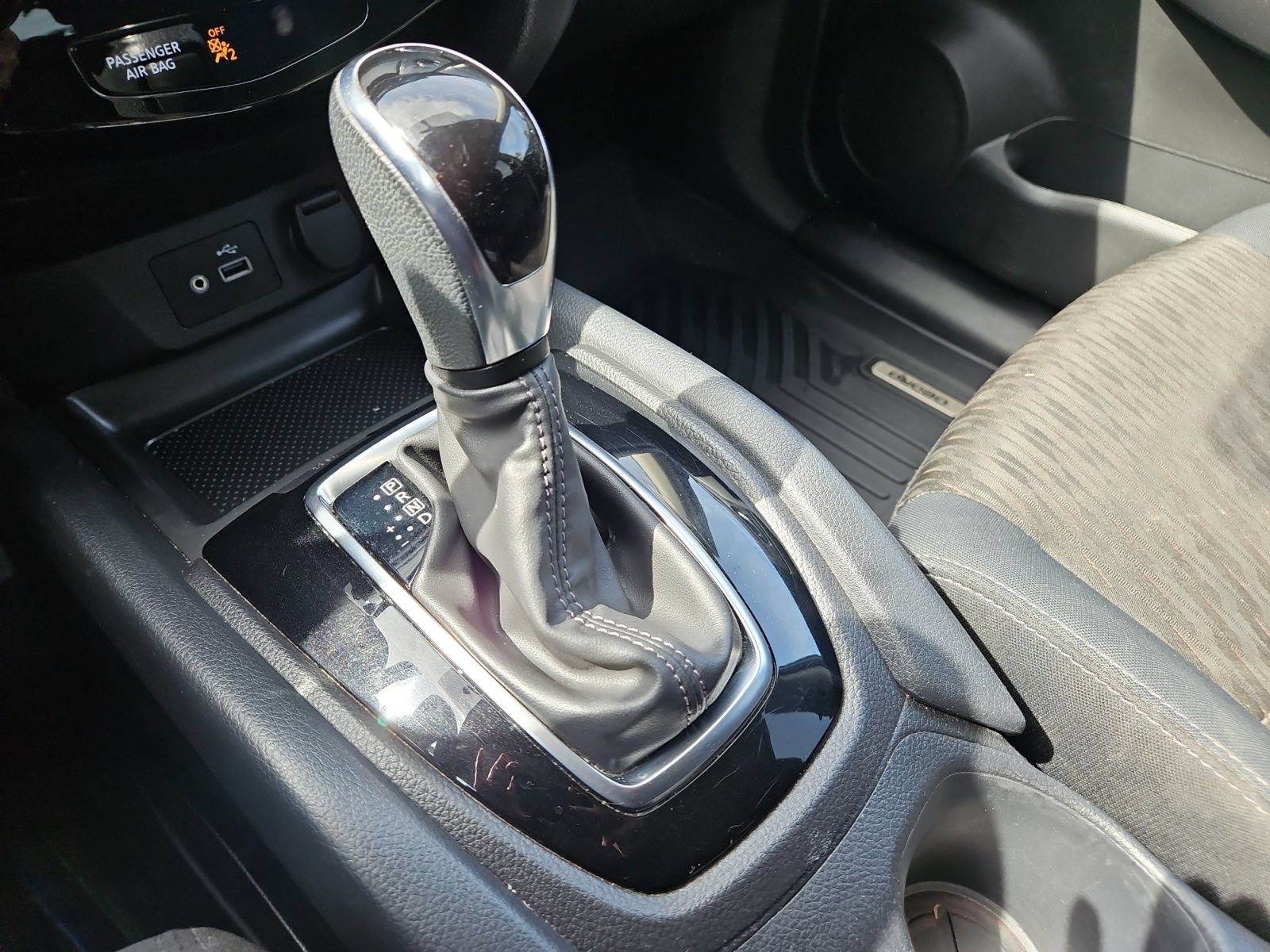Used 2018 Nissan Rogue SV AWD/4WD image 27