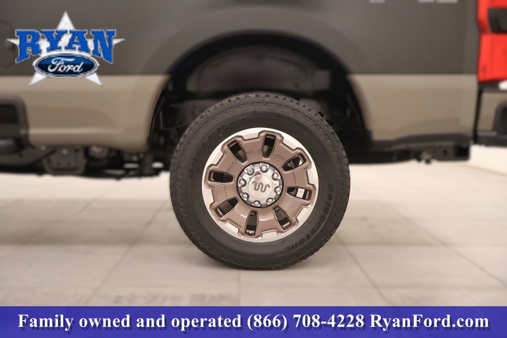New 2026 Ford F250 King Ranch w/ FX4 Off-Road Package image 31