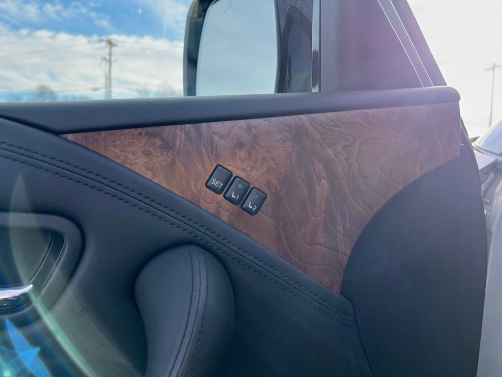 Used 2024 Nissan Armada SL w/ Captain's Chairs Package image 13