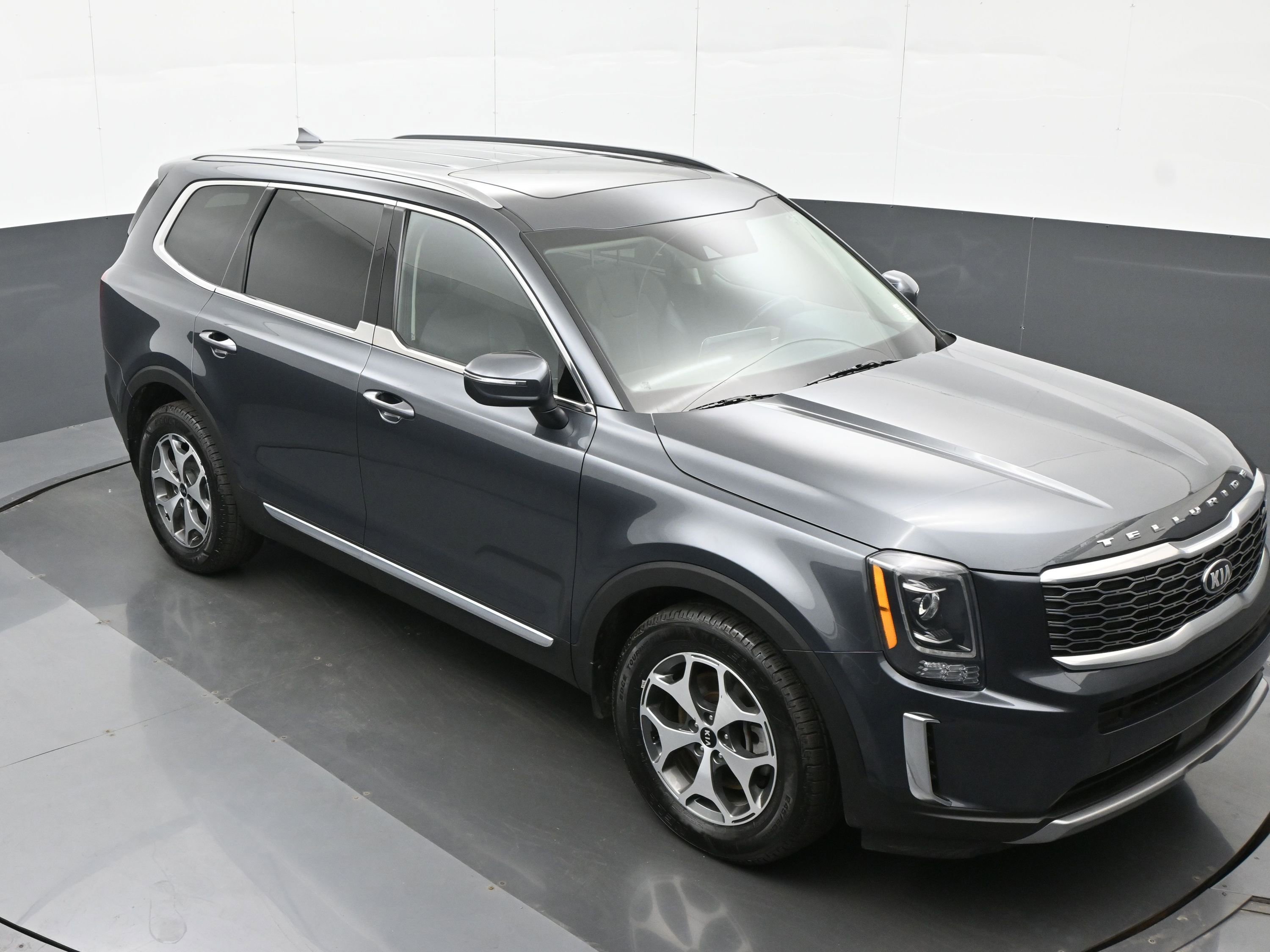 Used 2021 Kia Telluride EX image 32