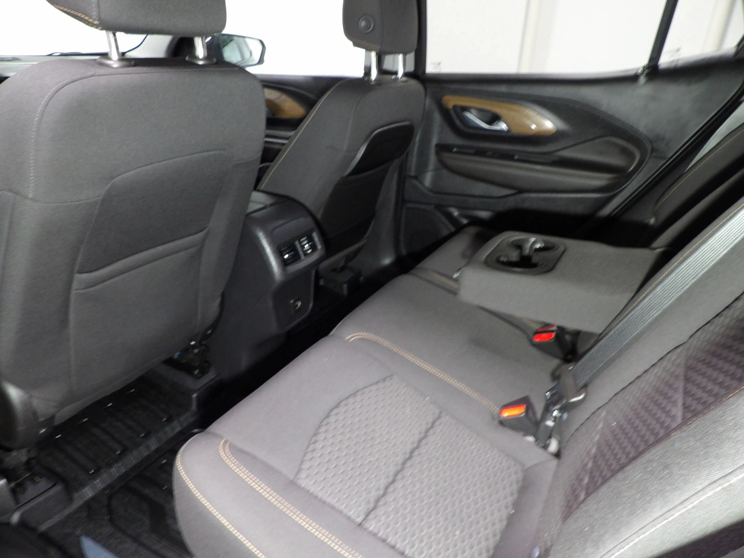 Used 2021 GMC Terrain SLE w/ Driver Convenience Package FWD image 11