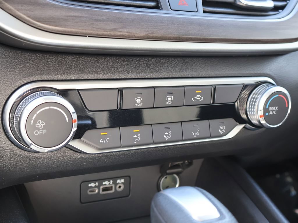 Used 2025 Nissan Altima 2.5 SV FWD image 35