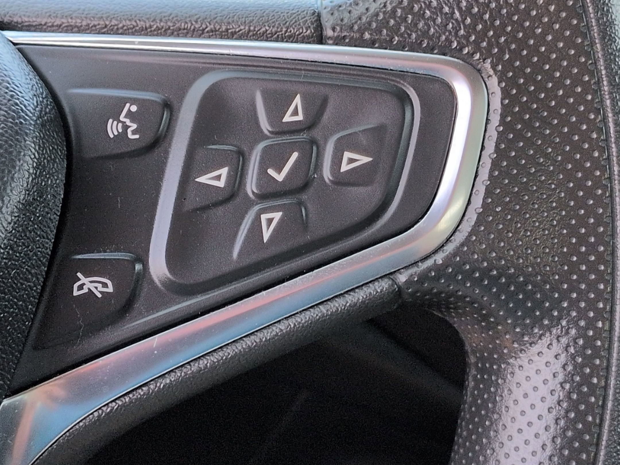 Used 2024 Chevrolet Malibu LT image 20