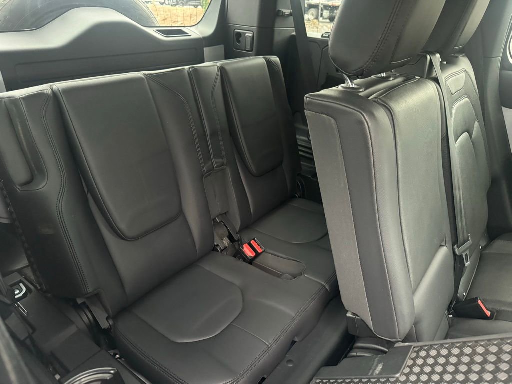 Used 2023 Land Rover Defender 110 X-Dynamic SE image 10