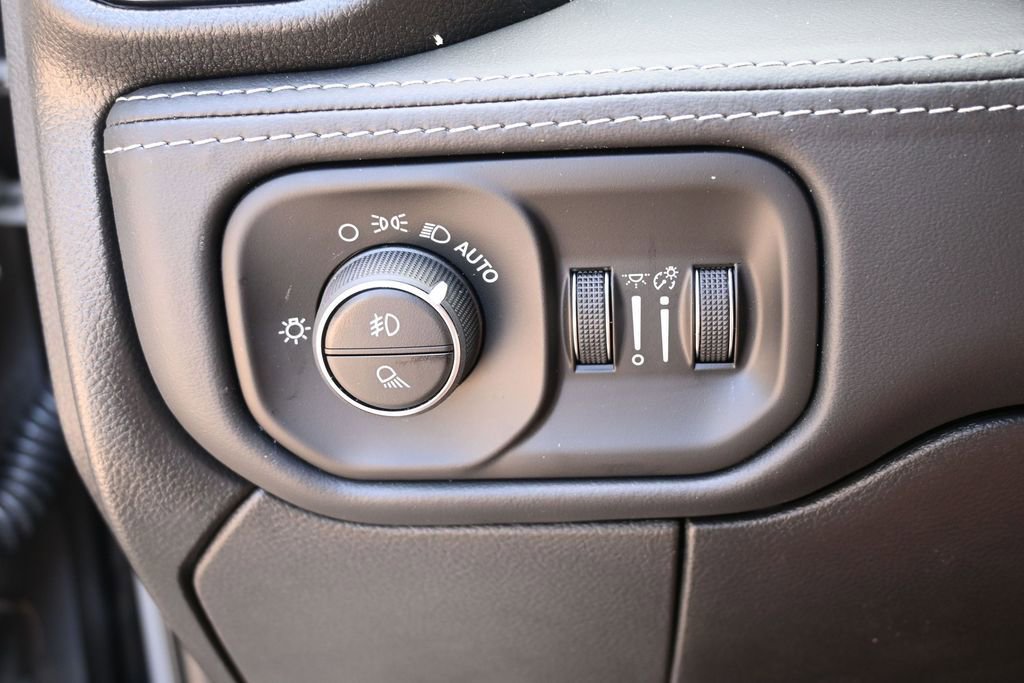 New 2026 RAM 2500 Limited AWD/4WD image 30