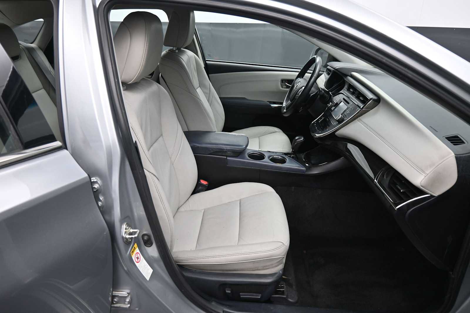 Used 2015 Toyota Avalon XLE FWD image 23