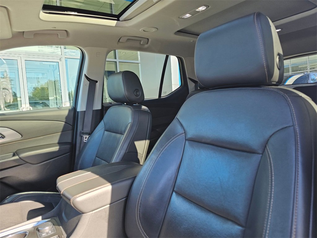 Used 2020 Chevrolet Traverse Premier w/ Redline Edition image 24