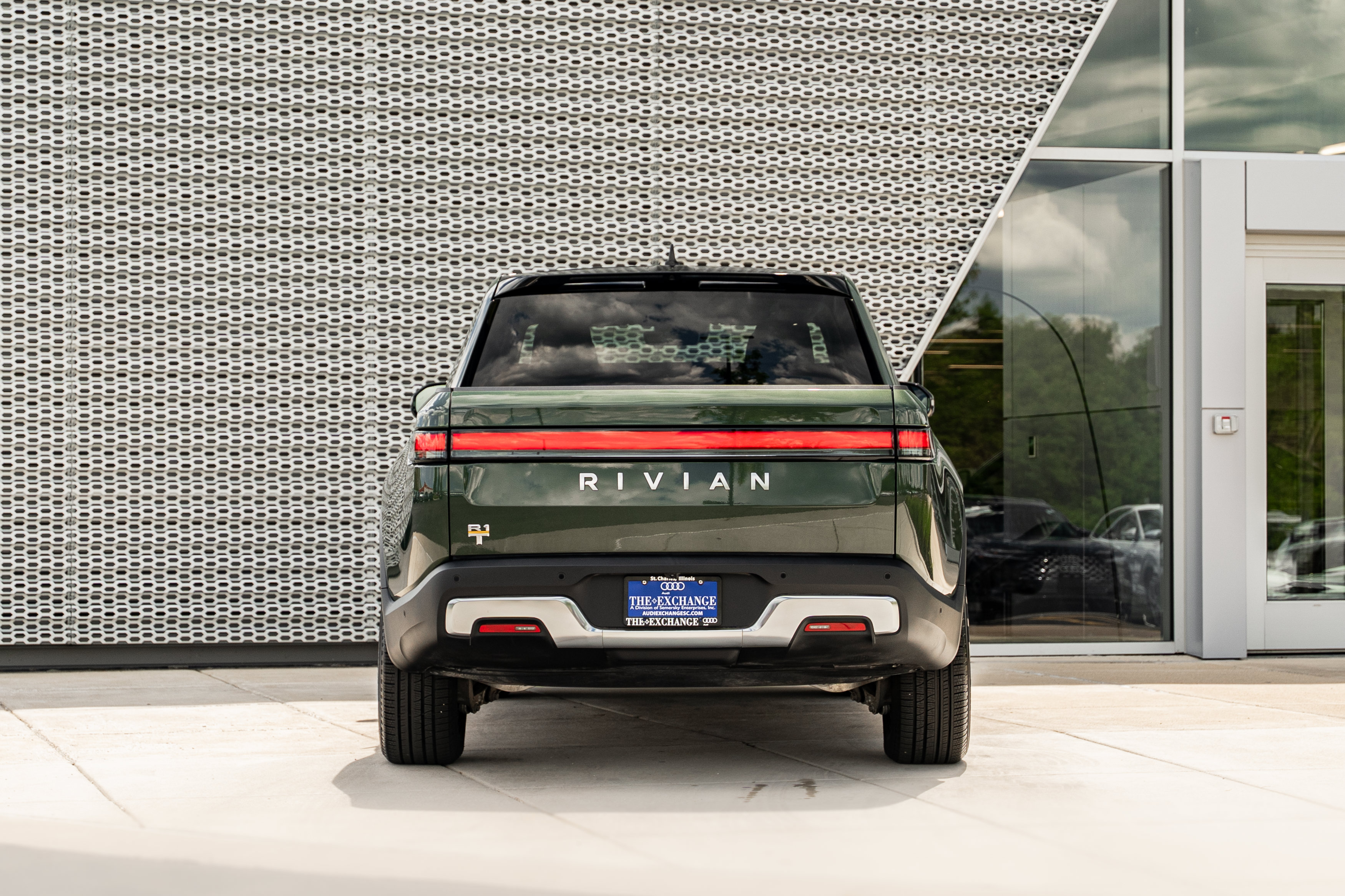 Used 2022 Rivian R1T Adventure AWD/4WD image 30