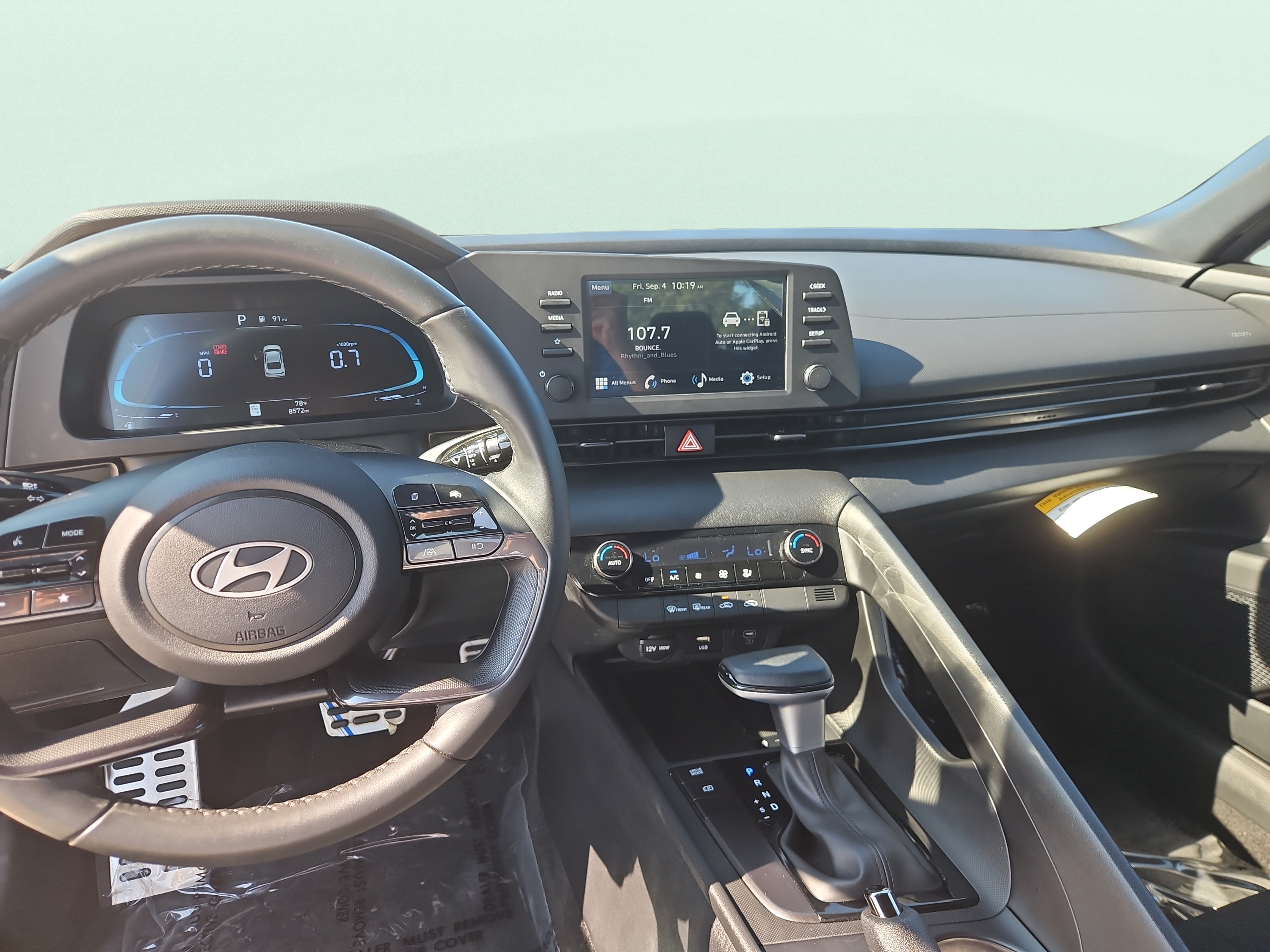 Certified 2025 Hyundai Elantra Sport FWD image 9