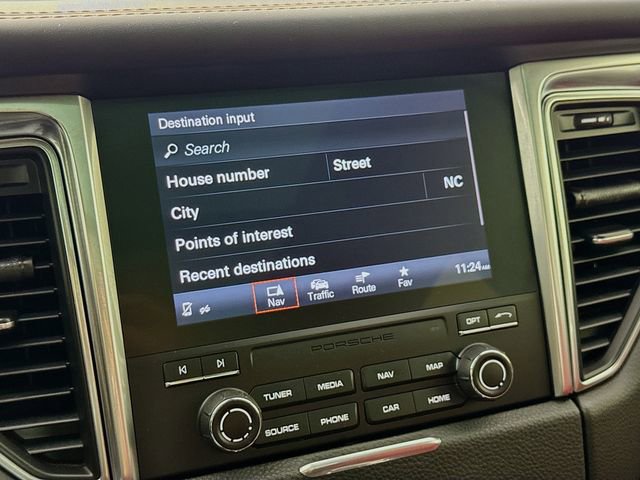 Used 2018 Porsche Macan S image 30