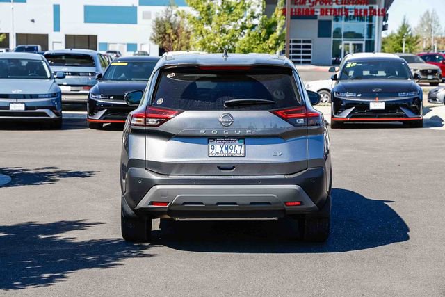 Used 2023 Nissan Rogue SV image 4