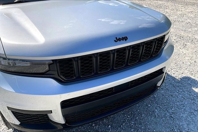 Used 2023 Jeep Grand Cherokee L Laredo AWD/4WD image 30