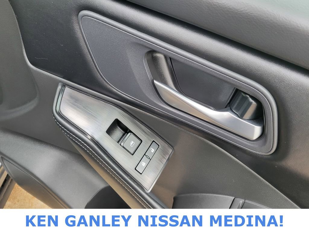 Certified 2025 Nissan Rogue SV FWD image 50
