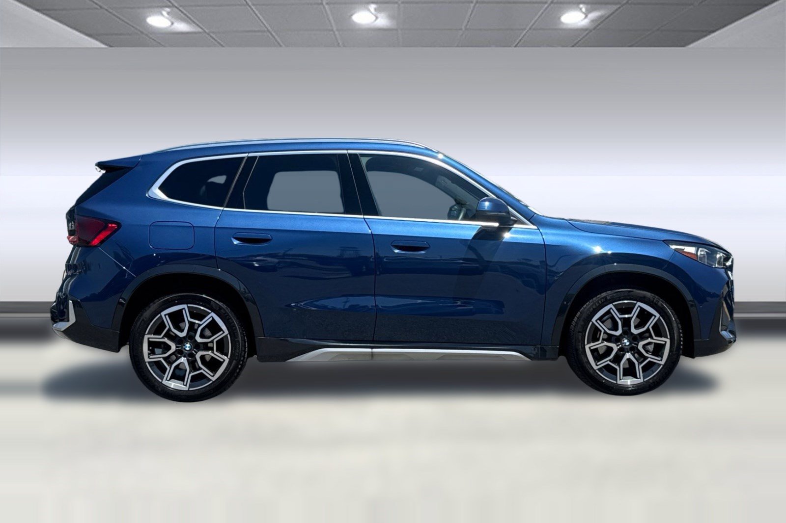 Used 2025 BMW X1 xDrive28i w/ Premium Package AWD/4WD image 8