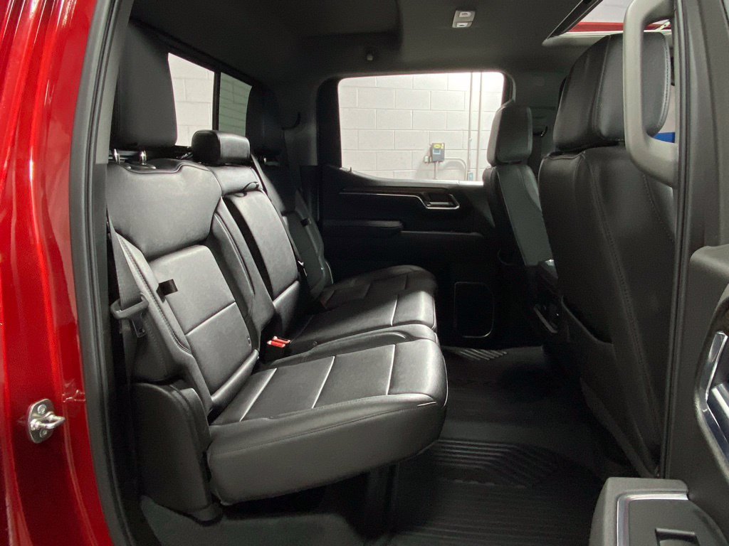 Used 2025 Chevrolet Silverado 1500 LT Trail Boss w/ Convenience Package II AWD/4WD image 32
