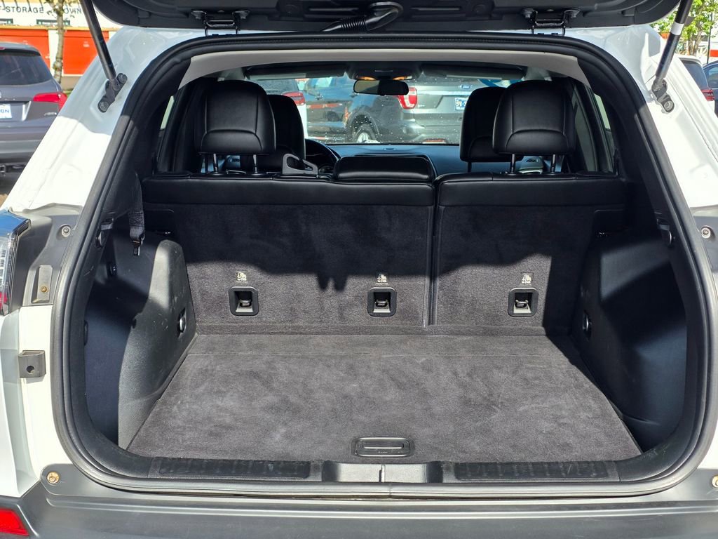 Used 2019 Jeep Cherokee Latitude Plus image 21