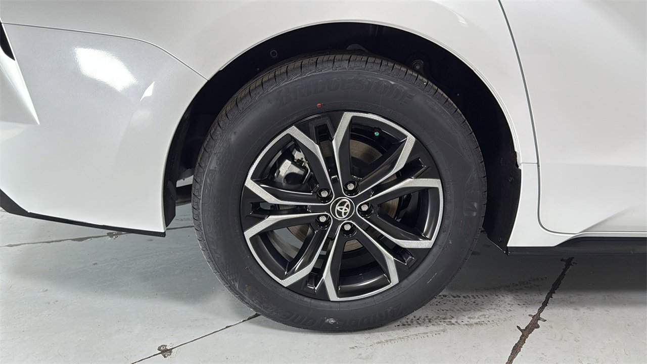 New 2026 Toyota Sienna Platinum image 23