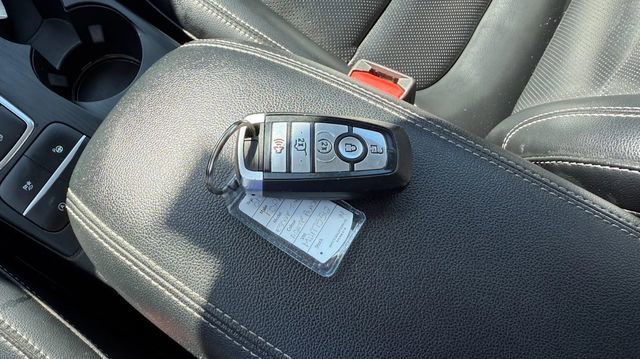 Used 2021 Ford Escape Titanium image 34