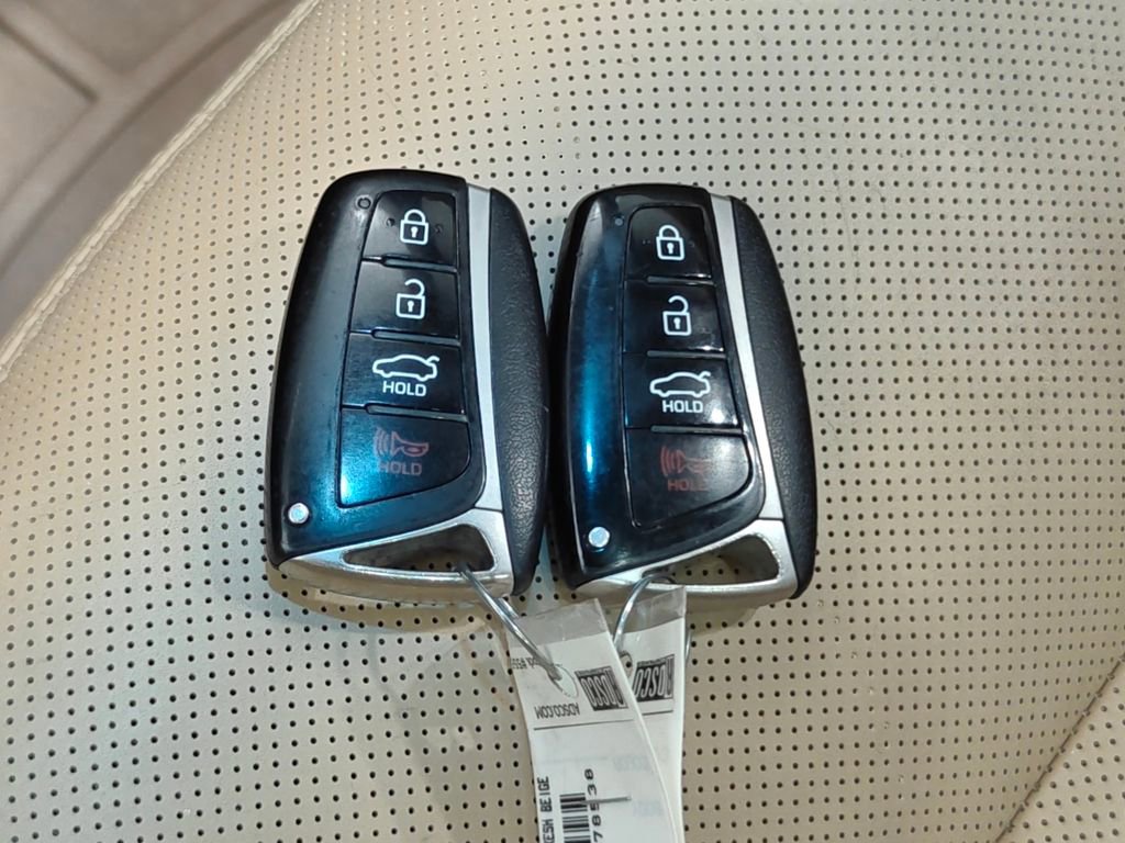 Used 2015 Hyundai Genesis 3.8 w/ Option Group 04 image 16