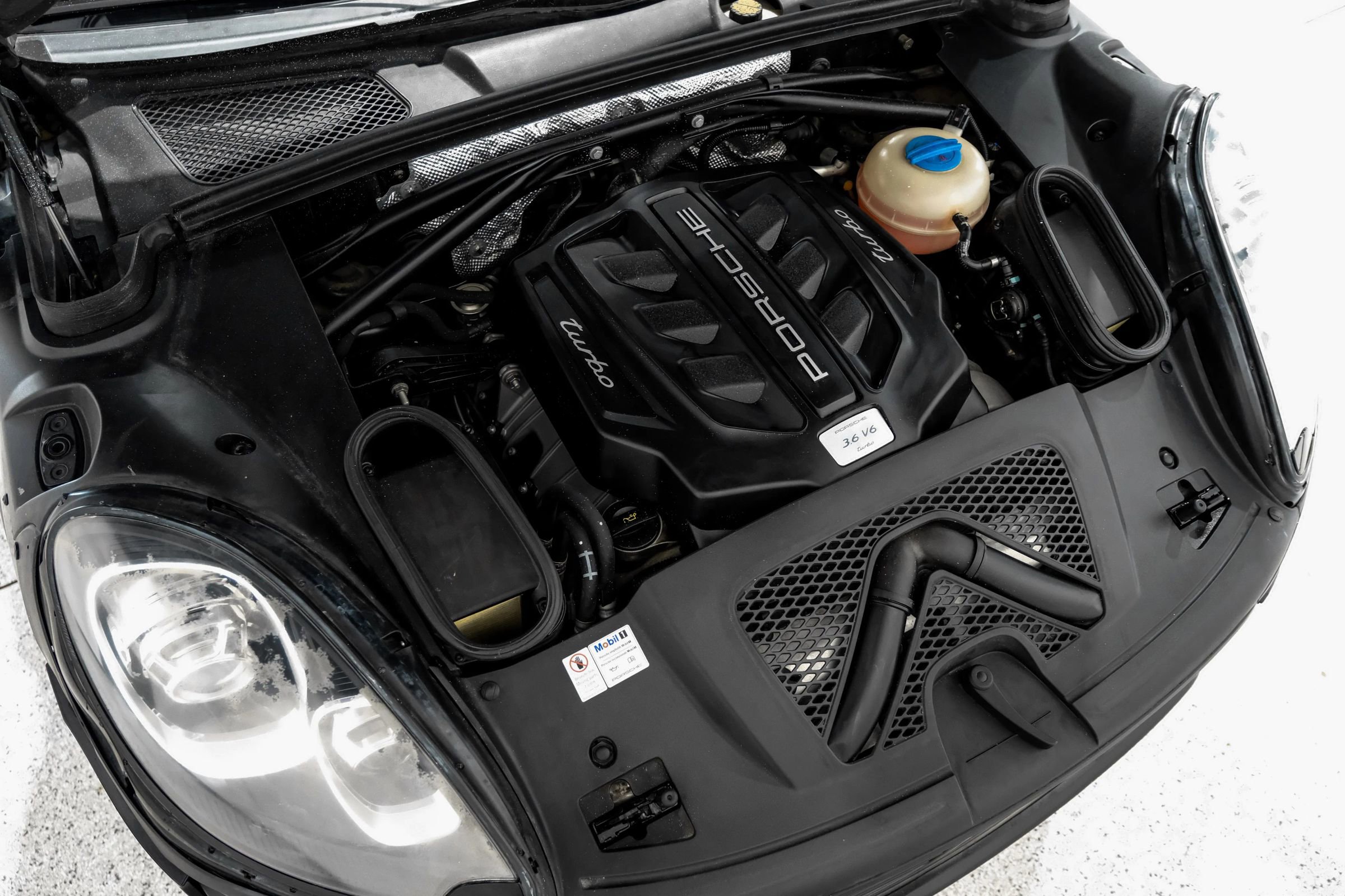 Used 2017 Porsche Macan Turbo image 53