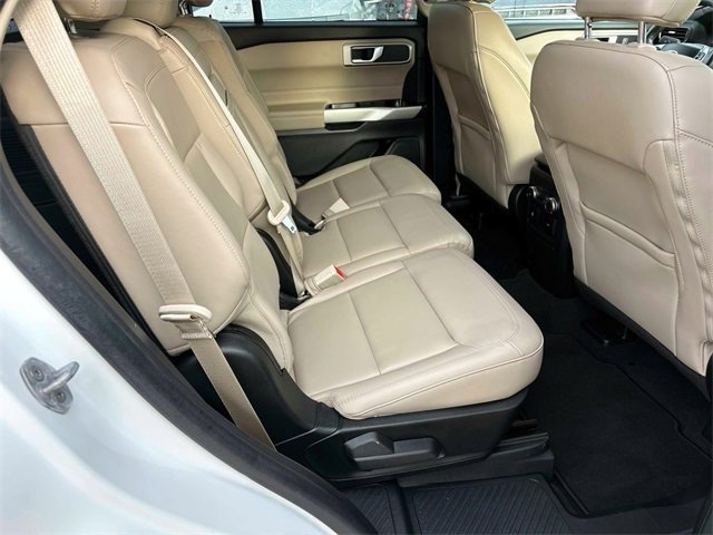 Used 2022 Ford Explorer XLT w/ Equipment Group 202A image 17