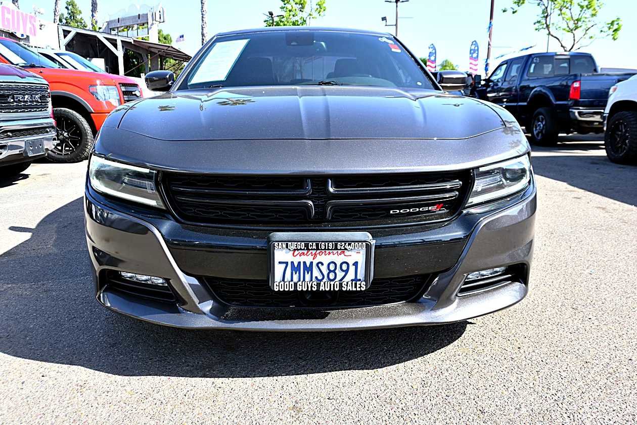 Used 2015 Dodge Charger R/T w/ Plus Group RWD image 2