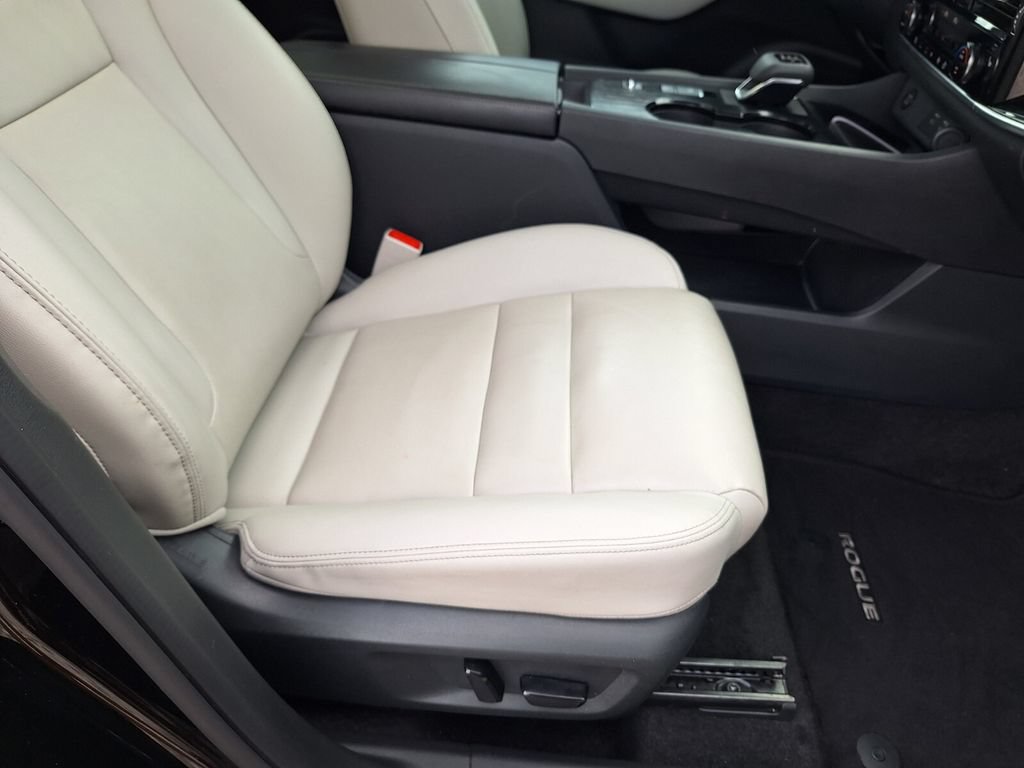 Used 2024 Nissan Rogue SL w/ SL Premium Package FWD image 30