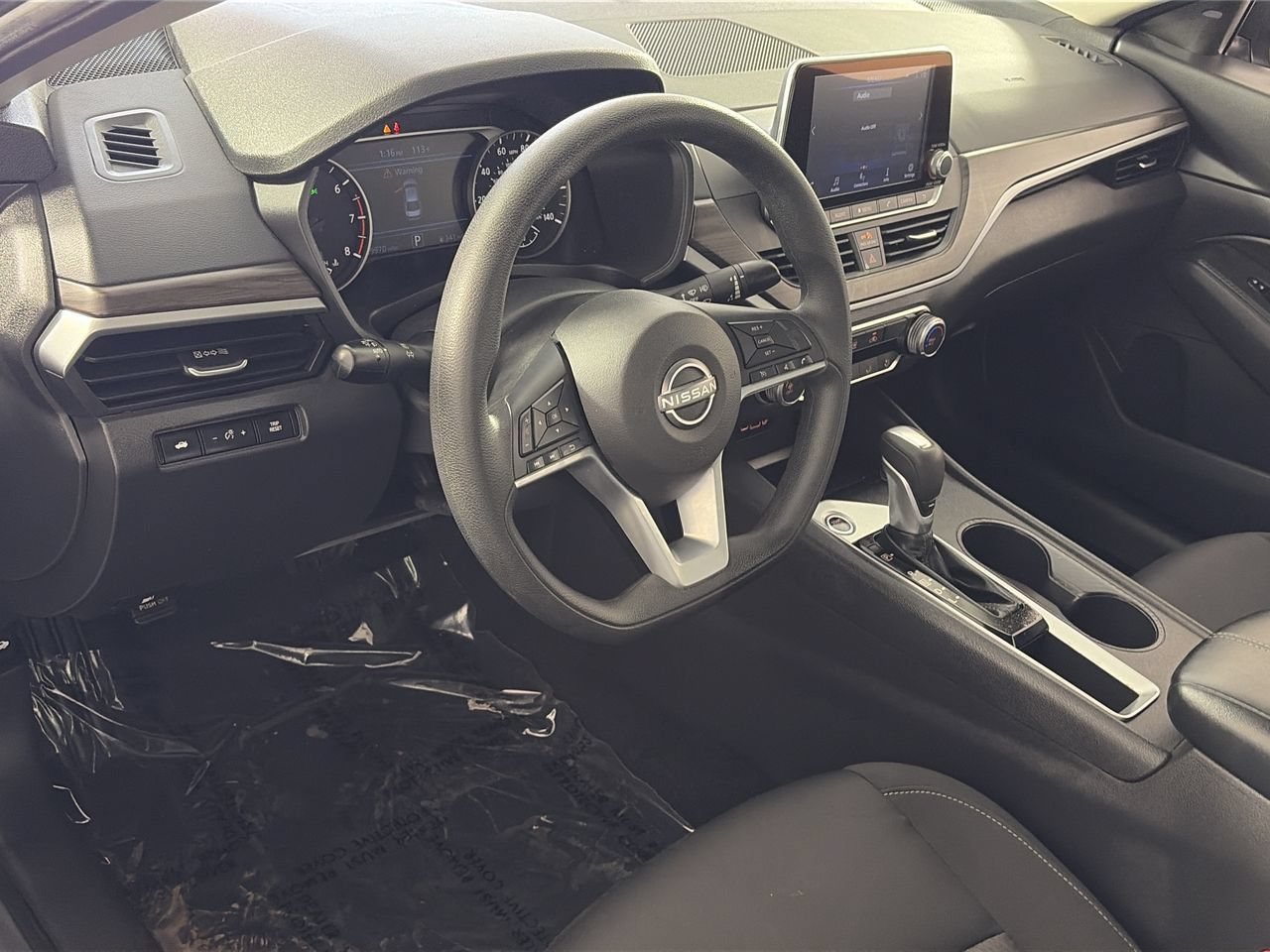 Used 2025 Nissan Altima 2.5 SV FWD image 11