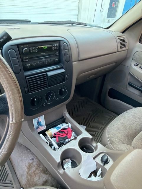 Used 2004 Ford Explorer XLS RWD image 14