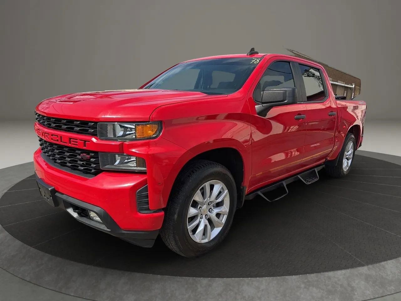 Used 2019 Chevrolet Silverado 1500 Custom w/ Custom Value Package AWD/4WD image 1